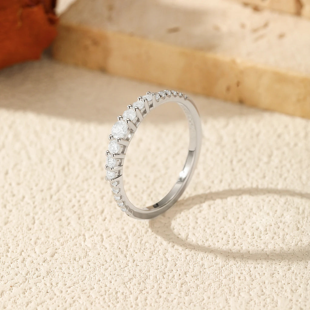 Moissanite Round Band