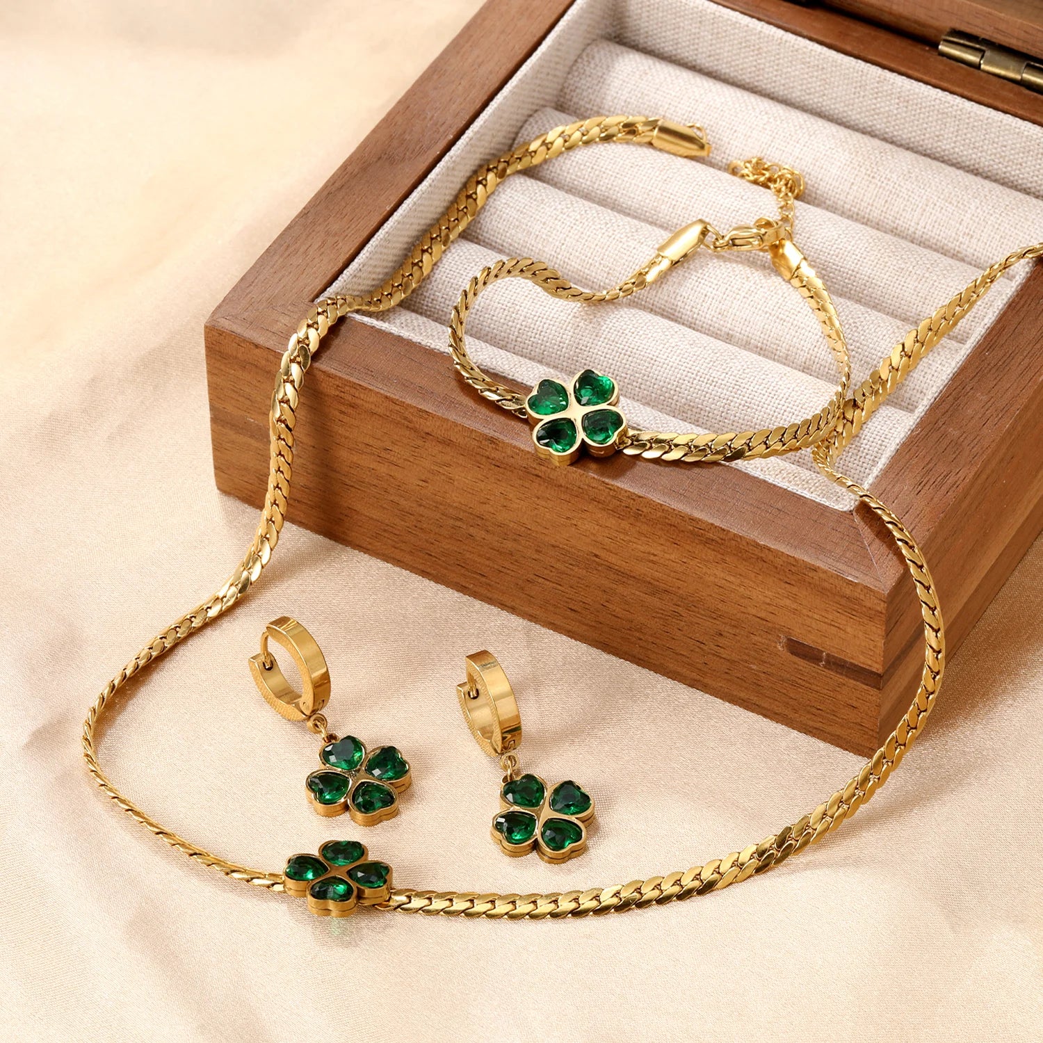 Emerald Clover Set