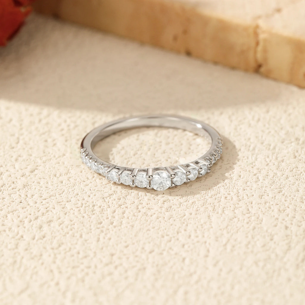 Moissanite Round Band